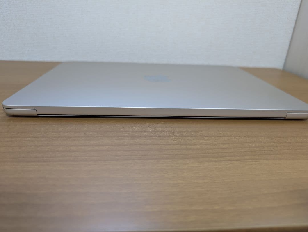 Macbook Air M2 13インチ スターライト 16GB/256GB