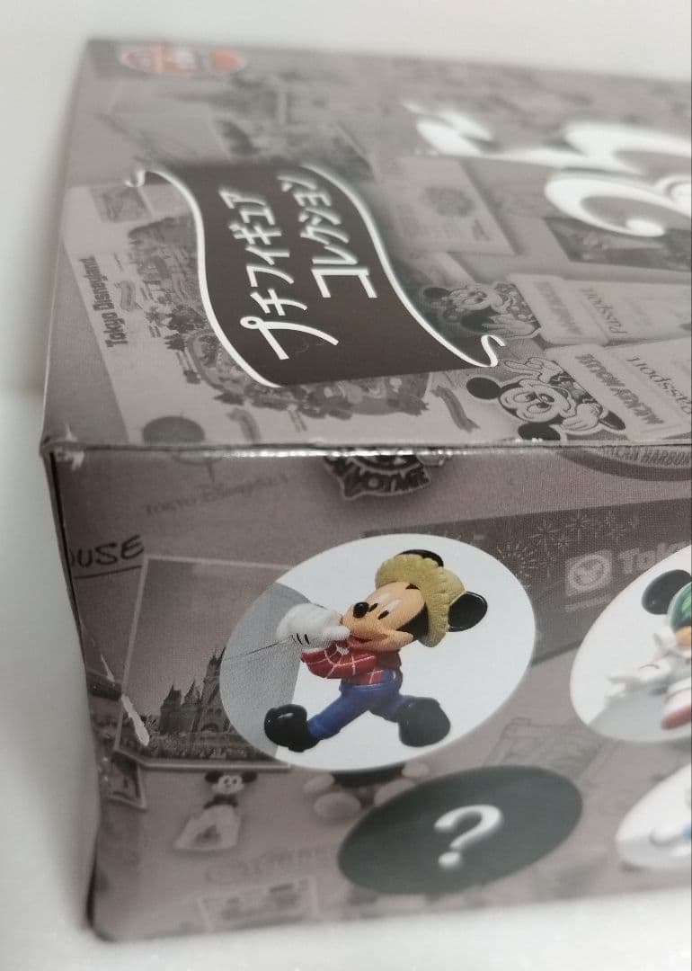 東京ディズニーリゾート　プチフィギュアコレクション２種類