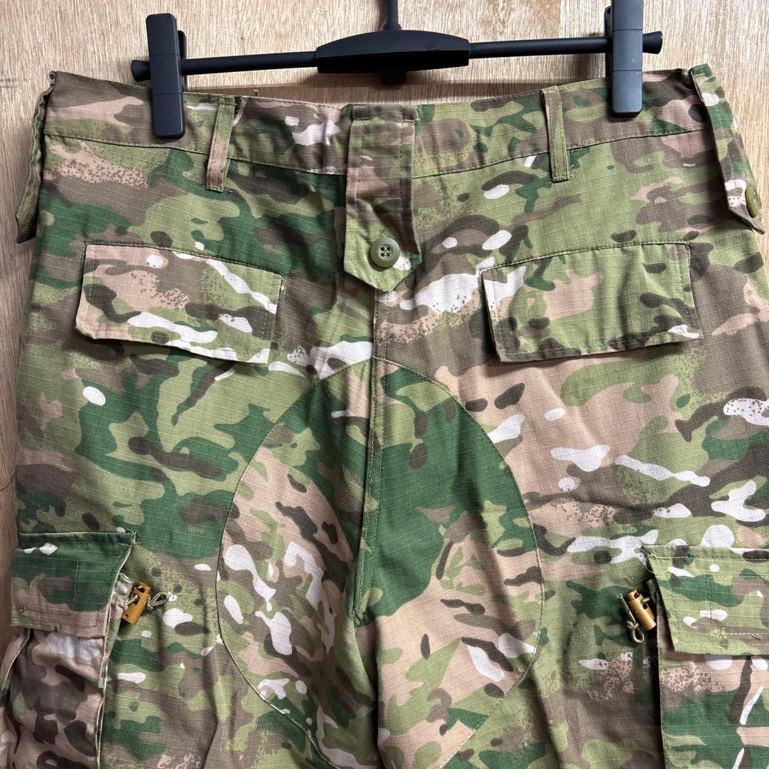 迷彩 戦闘服 上着とズボンセット　0130o174