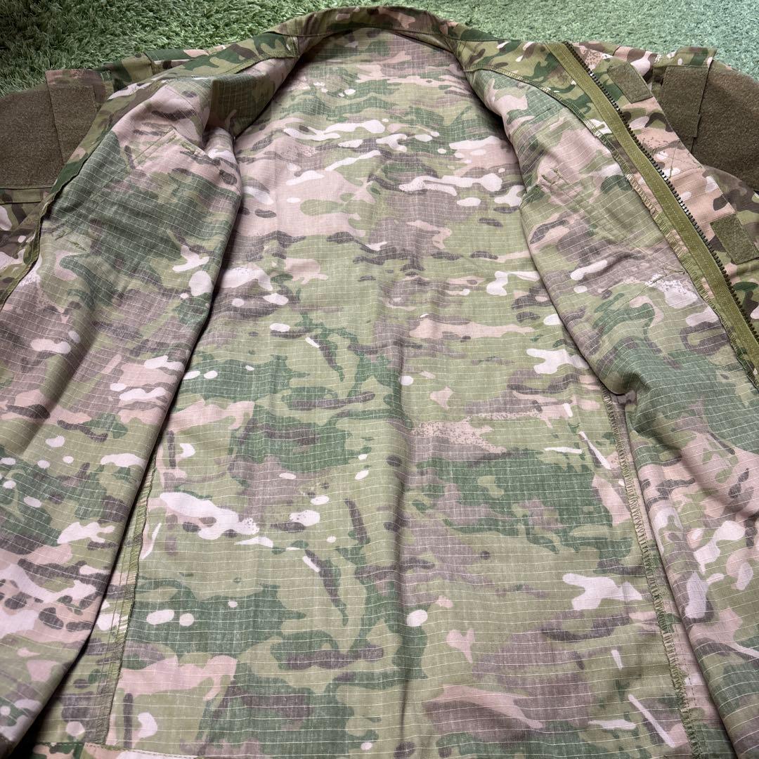 迷彩 戦闘服 上着とズボンセット　0130o174