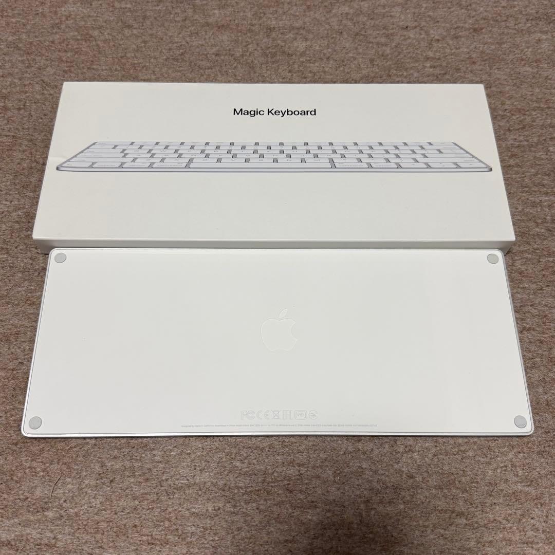 Apple Magic Keyboard 日本語JIS（充電式）ケース付