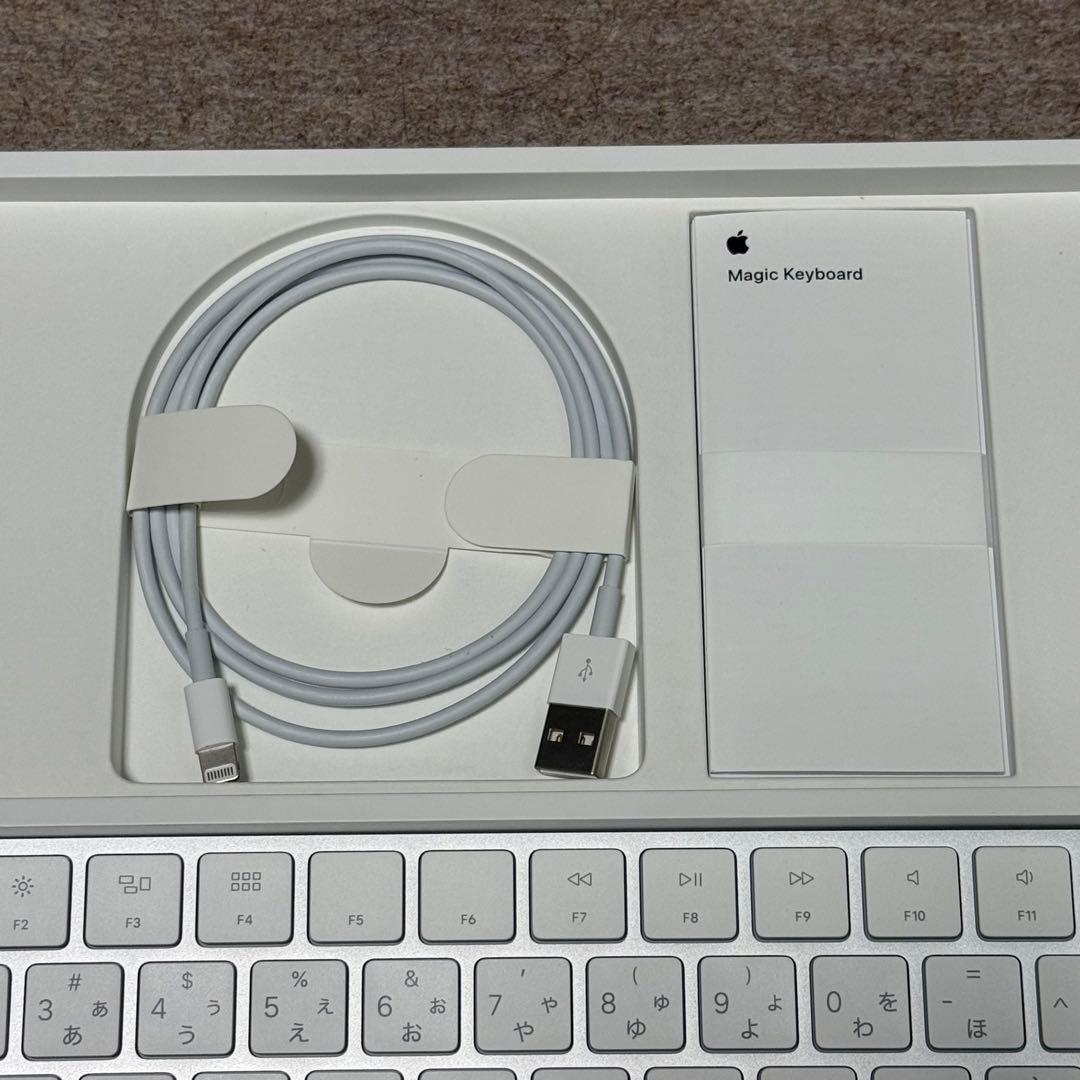 Apple Magic Keyboard 日本語JIS（充電式）ケース付