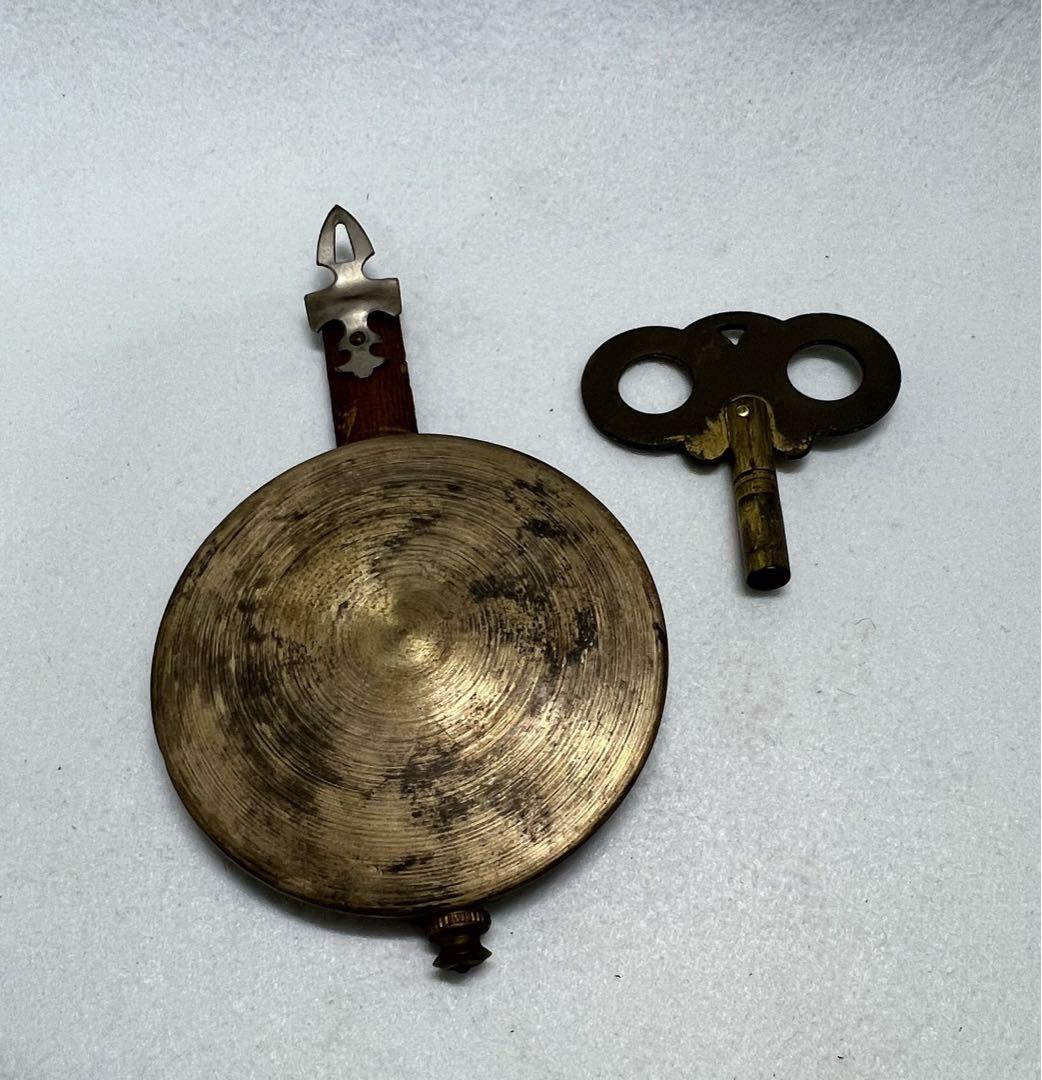 アンティーク　クラッシック　昭和　振り子時計 ボーン、ボーンといい音が響きます