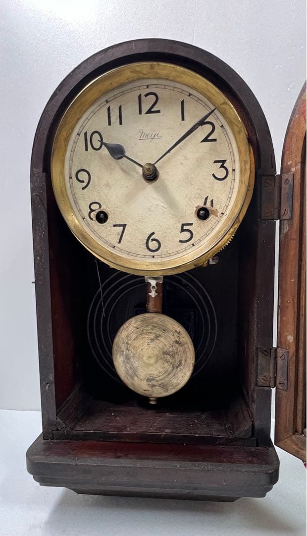 アンティーク　クラッシック　昭和　振り子時計 ボーン、ボーンといい音が響きます