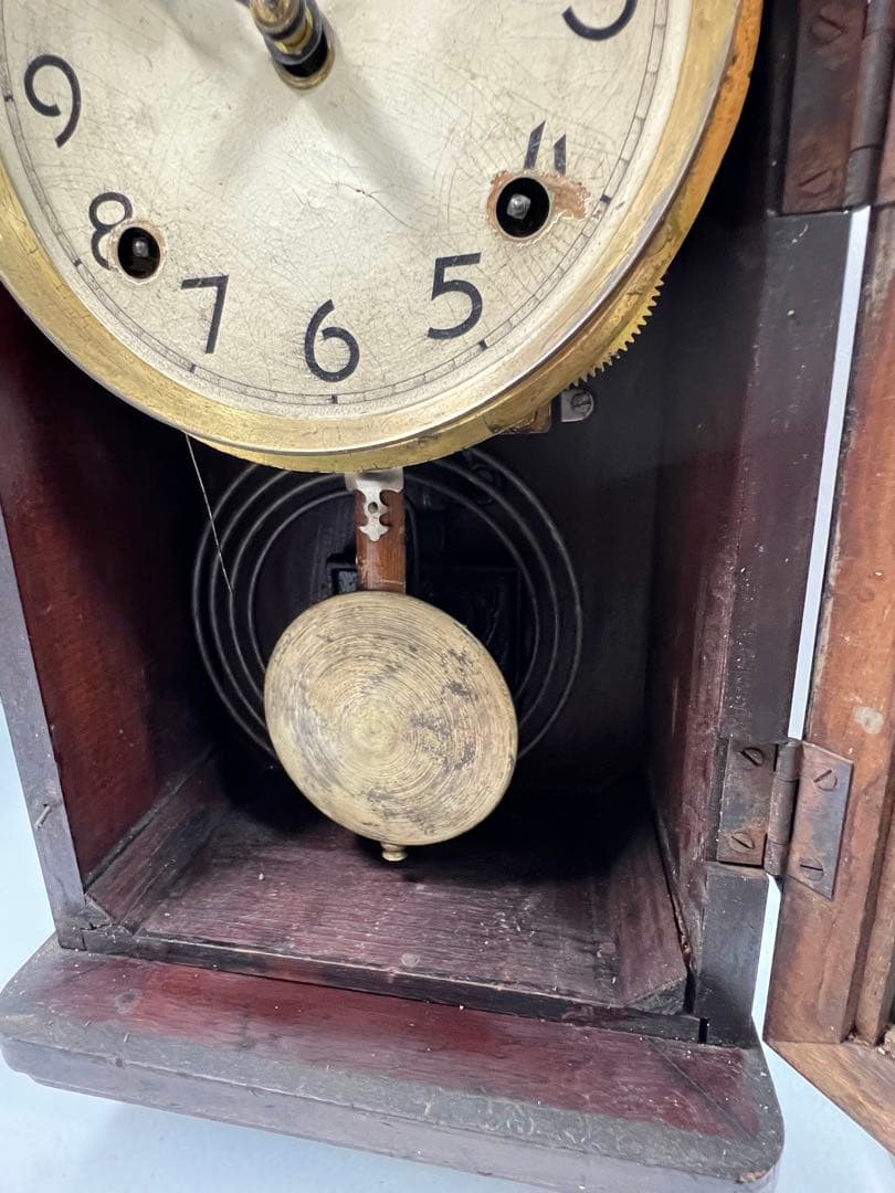 アンティーク　クラッシック　昭和　振り子時計 ボーン、ボーンといい音が響きます