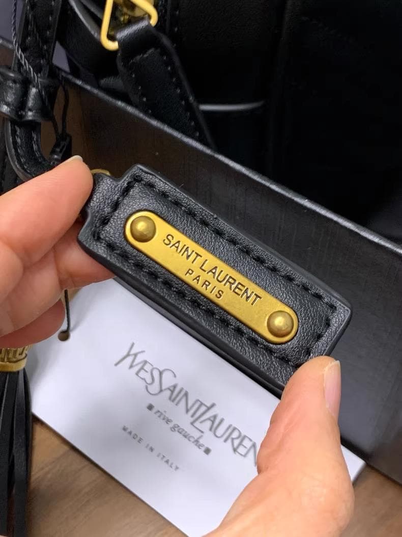 VIP非売品 サンローラン ルー カメラバッグ キルティングレザー YSL