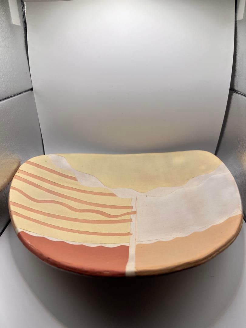 増田良平さんの大皿　トライアングル型陶器皿 ストライプ模様