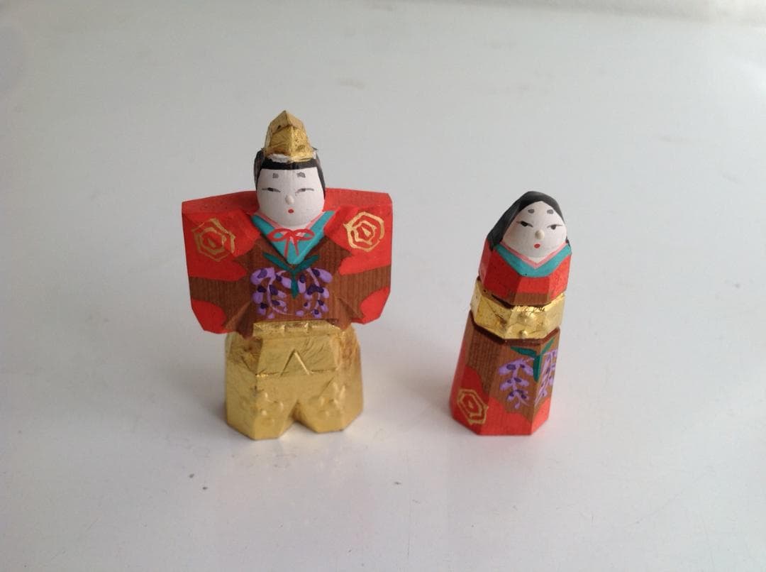 古い小さな雛人形　奈良 一刀彫　神泉作　立ち雛　御雛