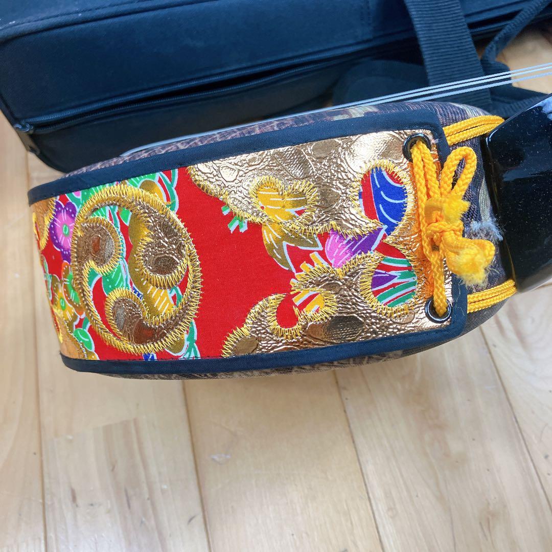 沖縄三線 三味線 人工 人工皮和楽器 合皮 蛇柄 蛇三線 ケース付き・付属品付き