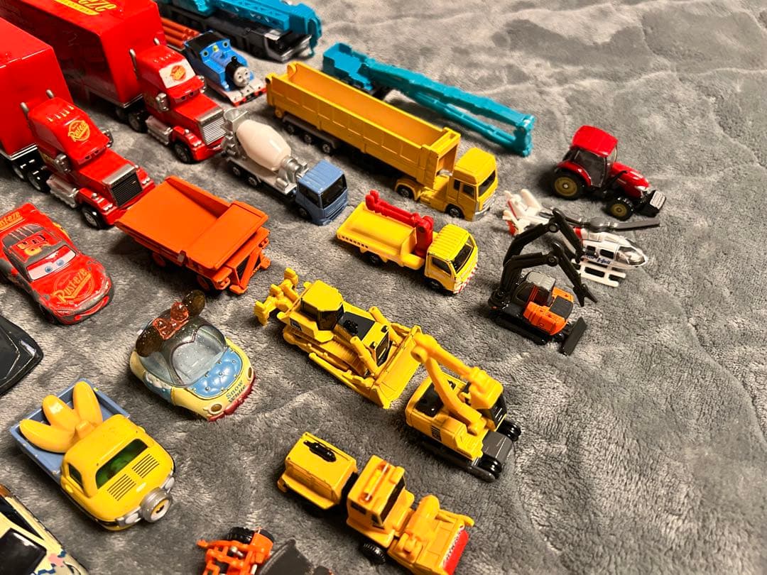 トミカ　カーズトミカ　70台　まとめ売り　卒業品　絶版　レア