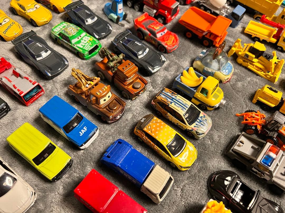 トミカ　カーズトミカ　70台　まとめ売り　卒業品　絶版　レア
