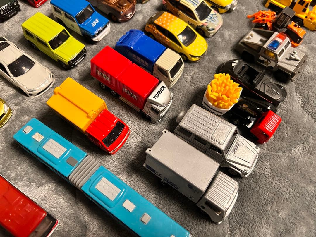 トミカ　カーズトミカ　70台　まとめ売り　卒業品　絶版　レア