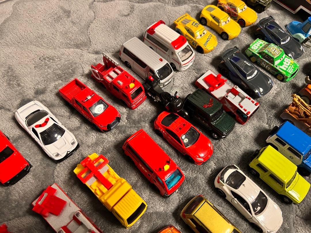 トミカ　カーズトミカ　70台　まとめ売り　卒業品　絶版　レア