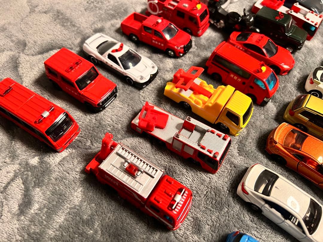 トミカ　カーズトミカ　70台　まとめ売り　卒業品　絶版　レア