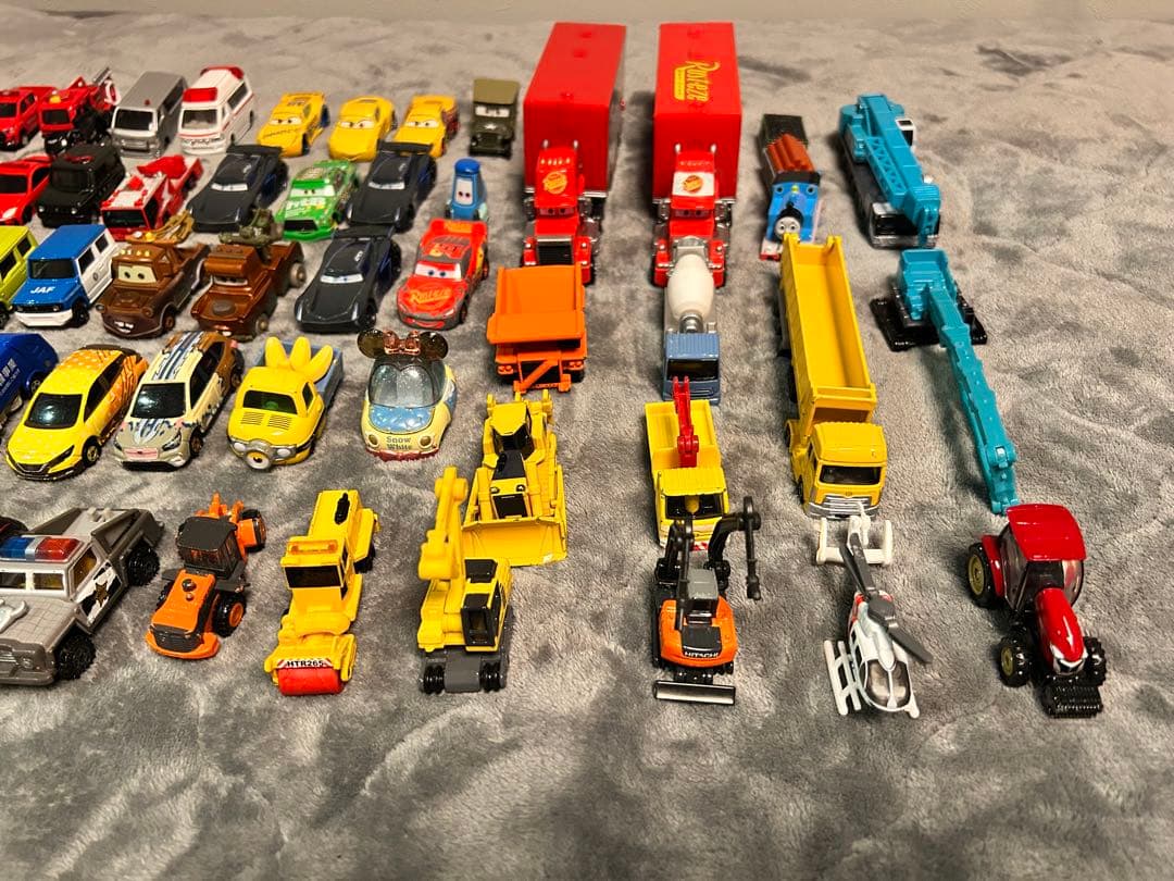 トミカ　カーズトミカ　70台　まとめ売り　卒業品　絶版　レア