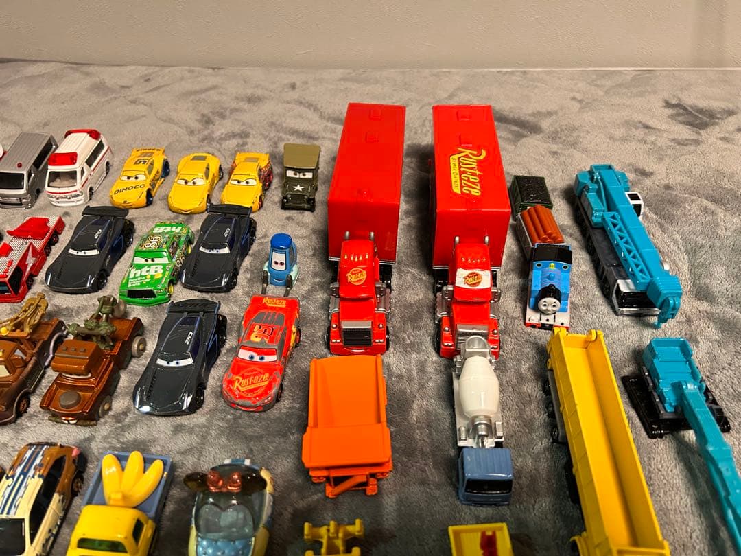 トミカ　カーズトミカ　70台　まとめ売り　卒業品　絶版　レア