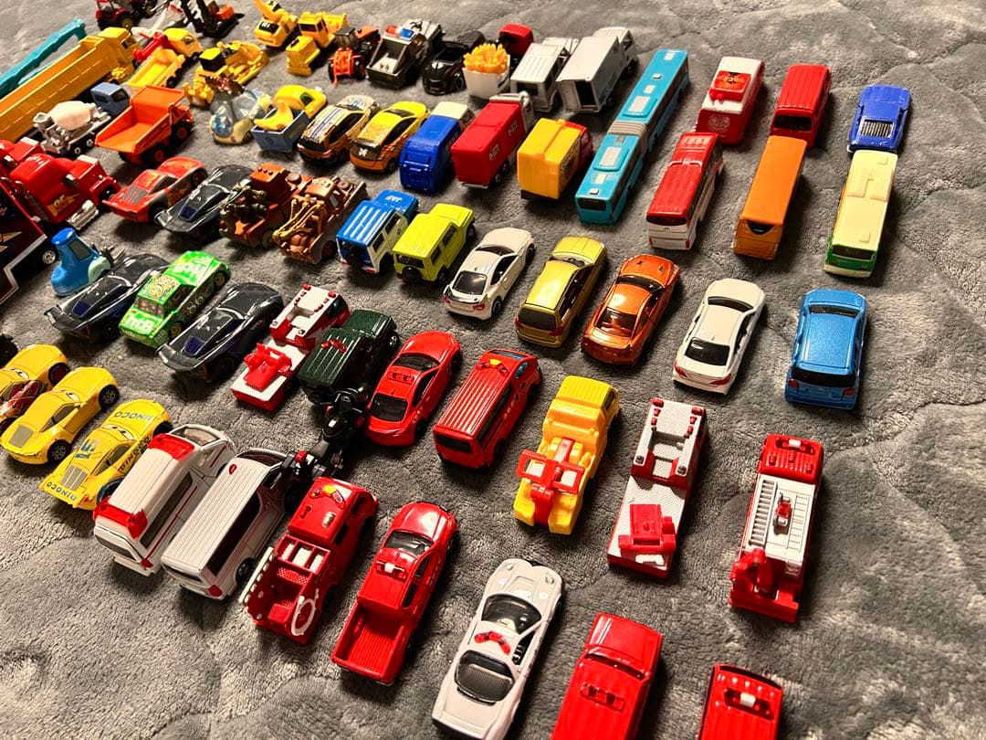 トミカ　カーズトミカ　70台　まとめ売り　卒業品　絶版　レア