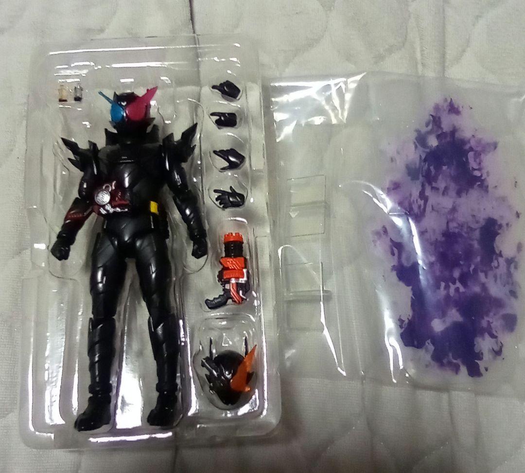 S.H.Figuarts　仮面ライダービルド　ラビットタンク ハザードフォーム