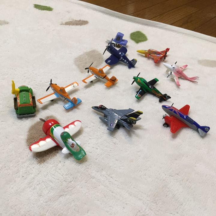 トミカ  プレーンズ