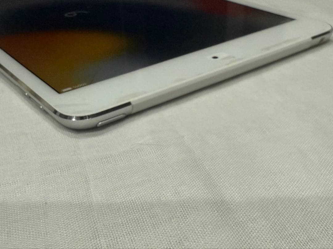 Apple iPad mini4シルバー 64GB本体