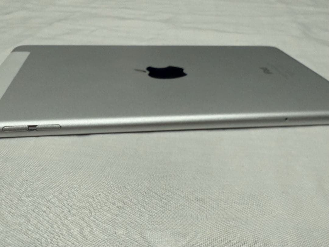 Apple iPad mini4シルバー 64GB本体