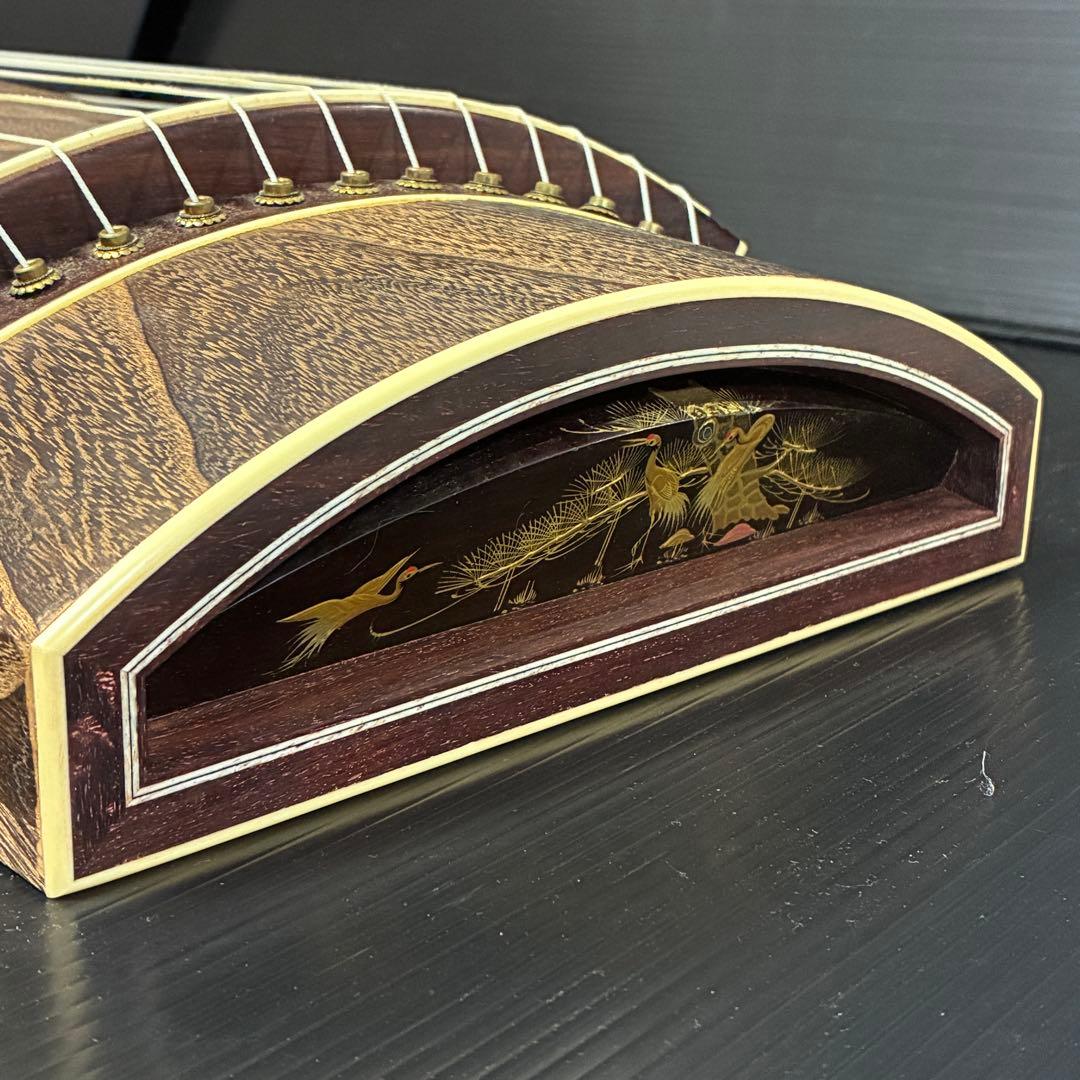 琴 筝 すだれ彫り 上角巻き 紅木装飾 金彩鶴松図 蒔絵口前 並甲 13弦 良品