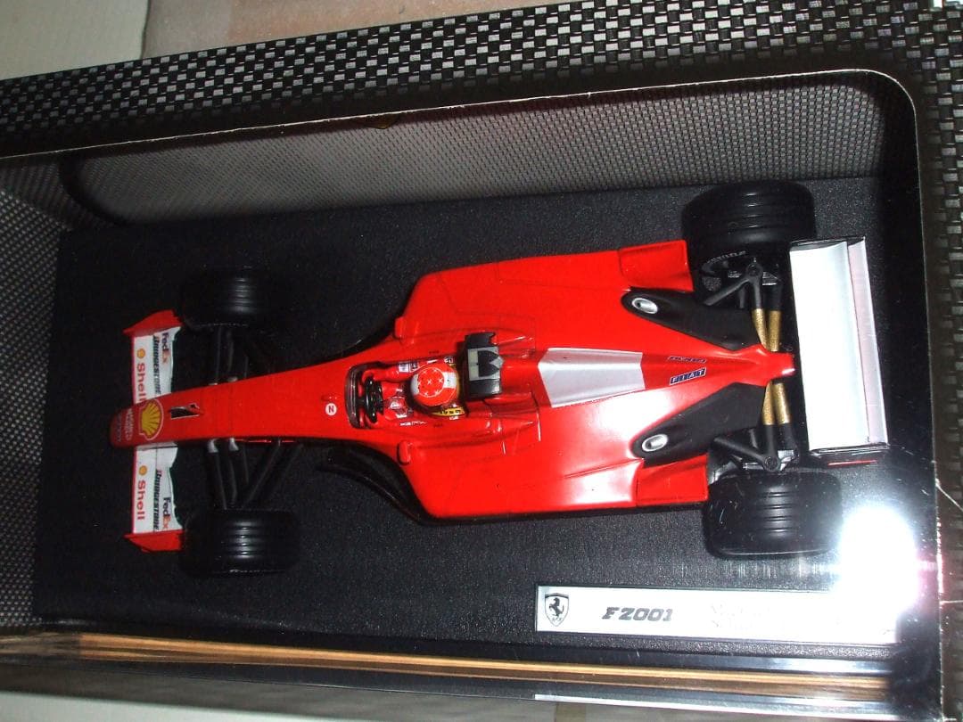 未開封　フェラーリ　F２００１　M・シューマッハ　＃１　マテル　１／１８
