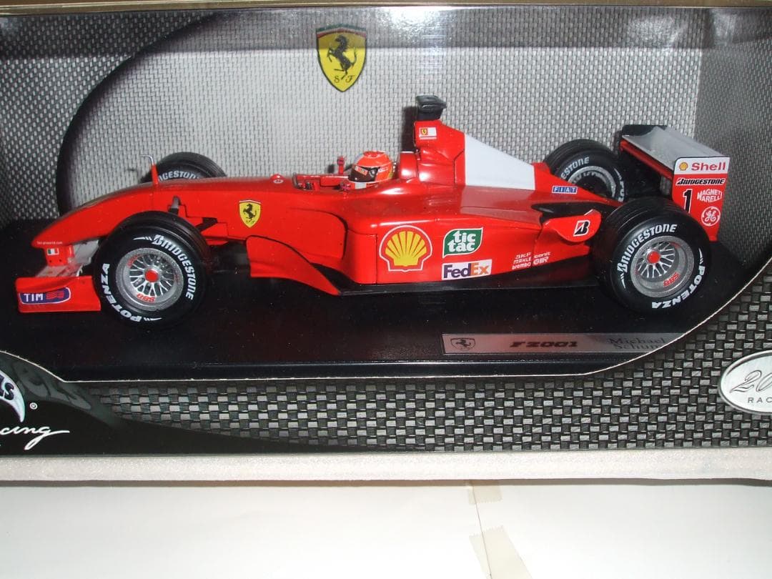 未開封　フェラーリ　F２００１　M・シューマッハ　＃１　マテル　１／１８