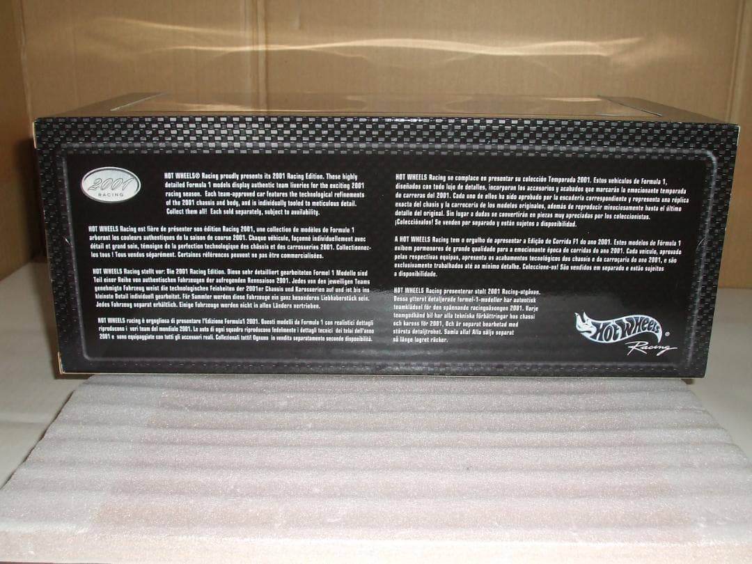 未開封　フェラーリ　F２００１　M・シューマッハ　＃１　マテル　１／１８