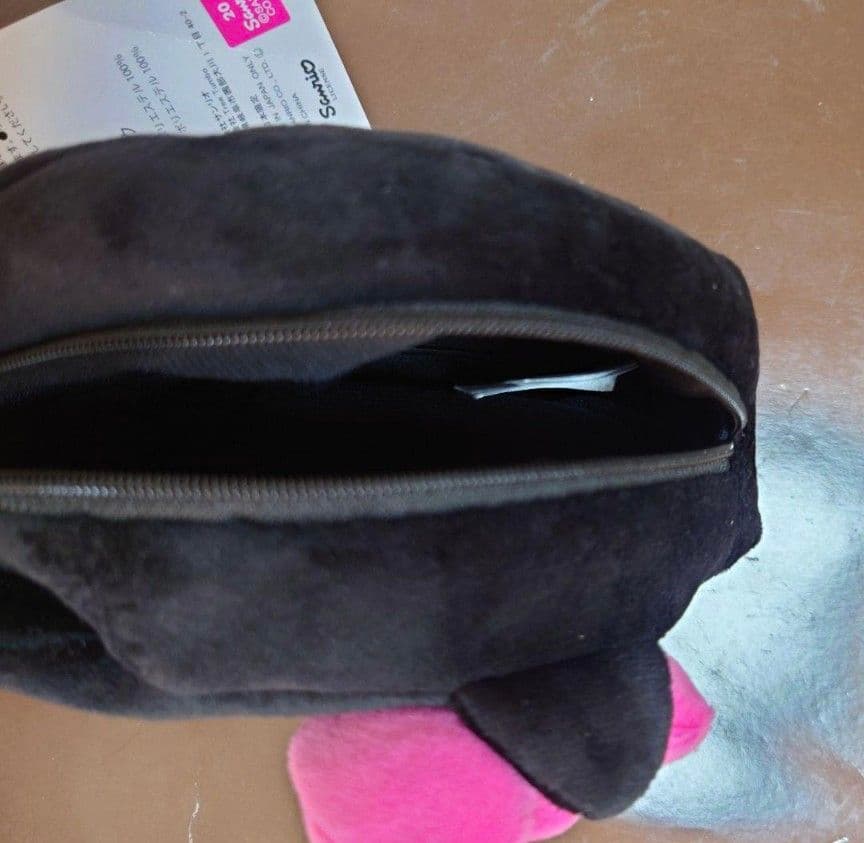 ハローキティ　３点（マスコット・ポーチ・ケース）