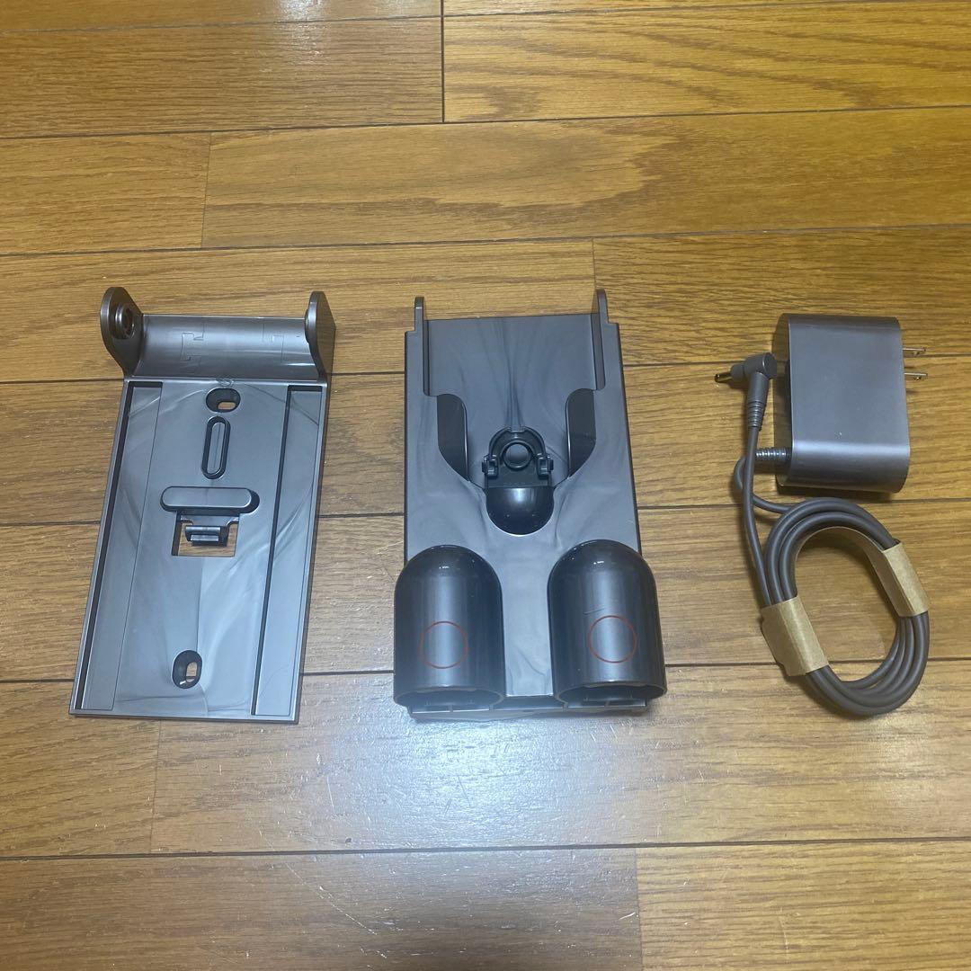 Dyson ハンディクリーナー 各種アタッチメント付き