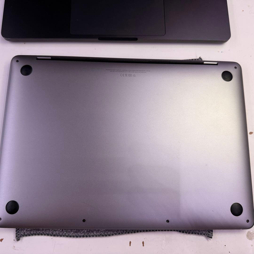 MacBookPro 2019モデル i5 TouchBar搭載 極美品