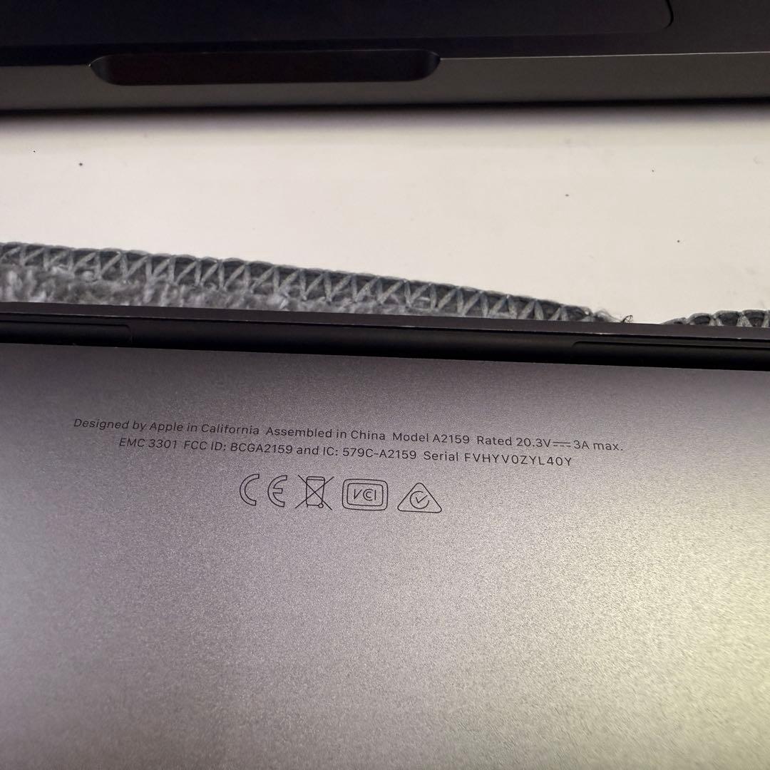 MacBookPro 2019モデル i5 TouchBar搭載 極美品