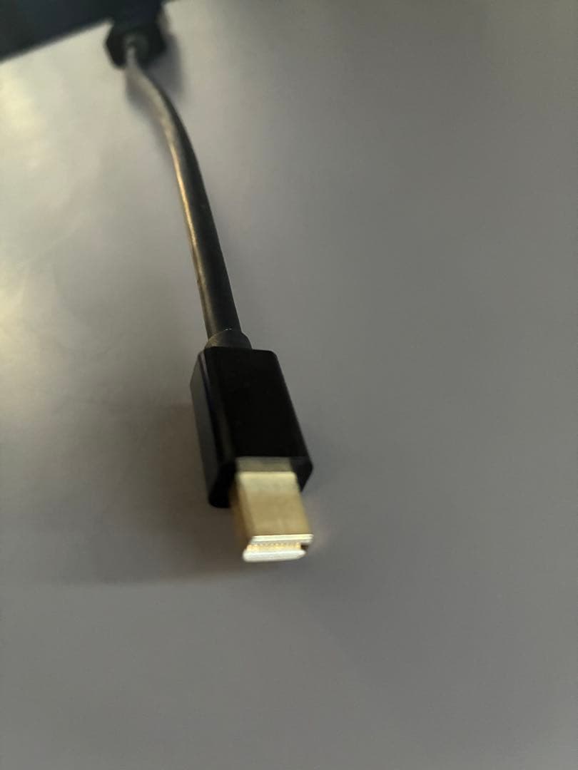 MacBook Air2015 11インチ　4GB HDMI変換アダプター付き