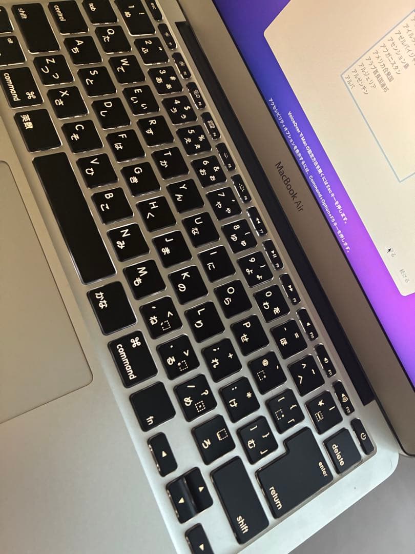 MacBook Air2015 11インチ　4GB HDMI変換アダプター付き