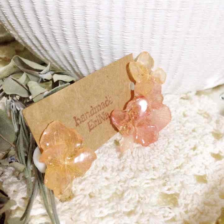 2099円硝子細工の様なイヤーカフ＊*.イヤリング あじさい フラワー