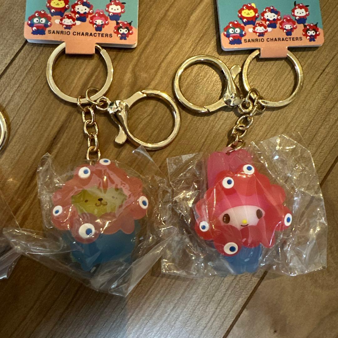 ミャクミャク　サンリオ　クリアキーホルダーセット