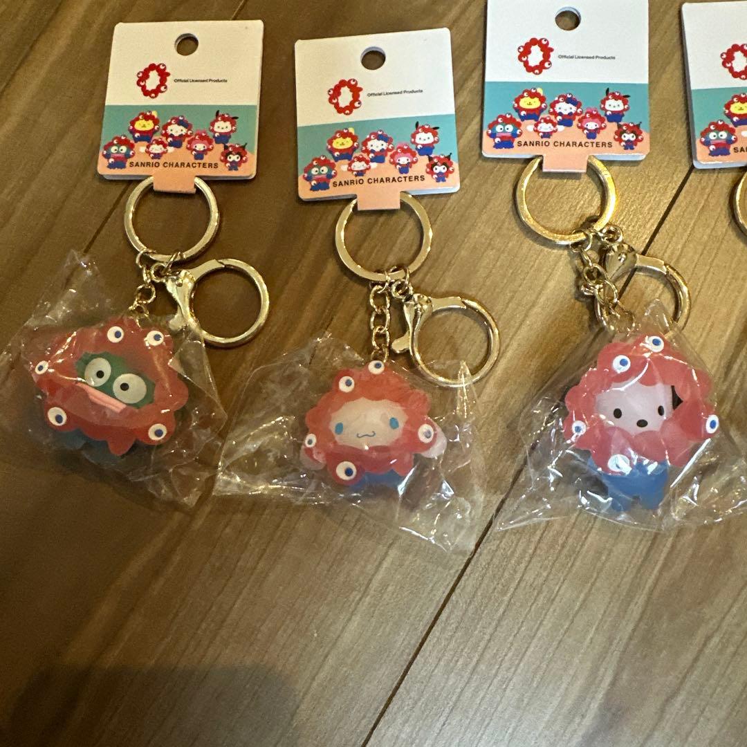 ミャクミャク　サンリオ　クリアキーホルダーセット
