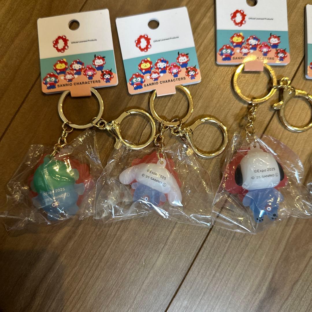 ミャクミャク　サンリオ　クリアキーホルダーセット