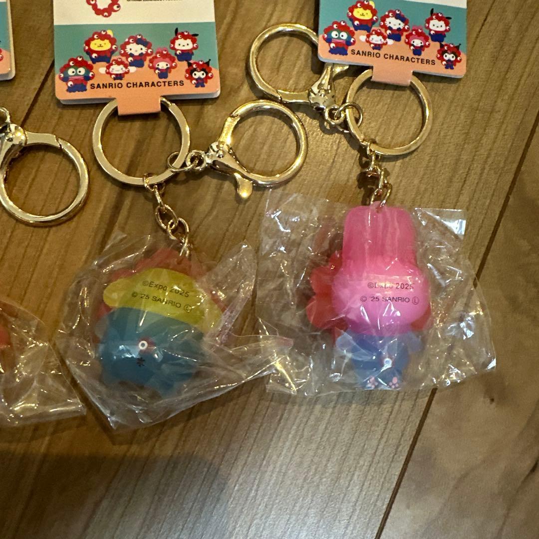 ミャクミャク　サンリオ　クリアキーホルダーセット