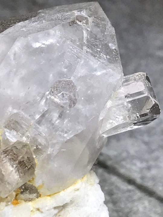 鉱物原石　トパーズonクォーツ原石　鉱物標本