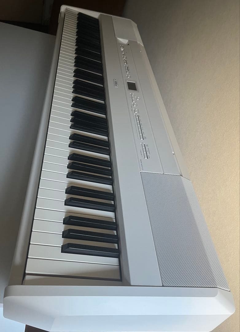 ヤマハ YAMAHA P-525 ホワイト 電子ピアノ 88鍵盤 1点