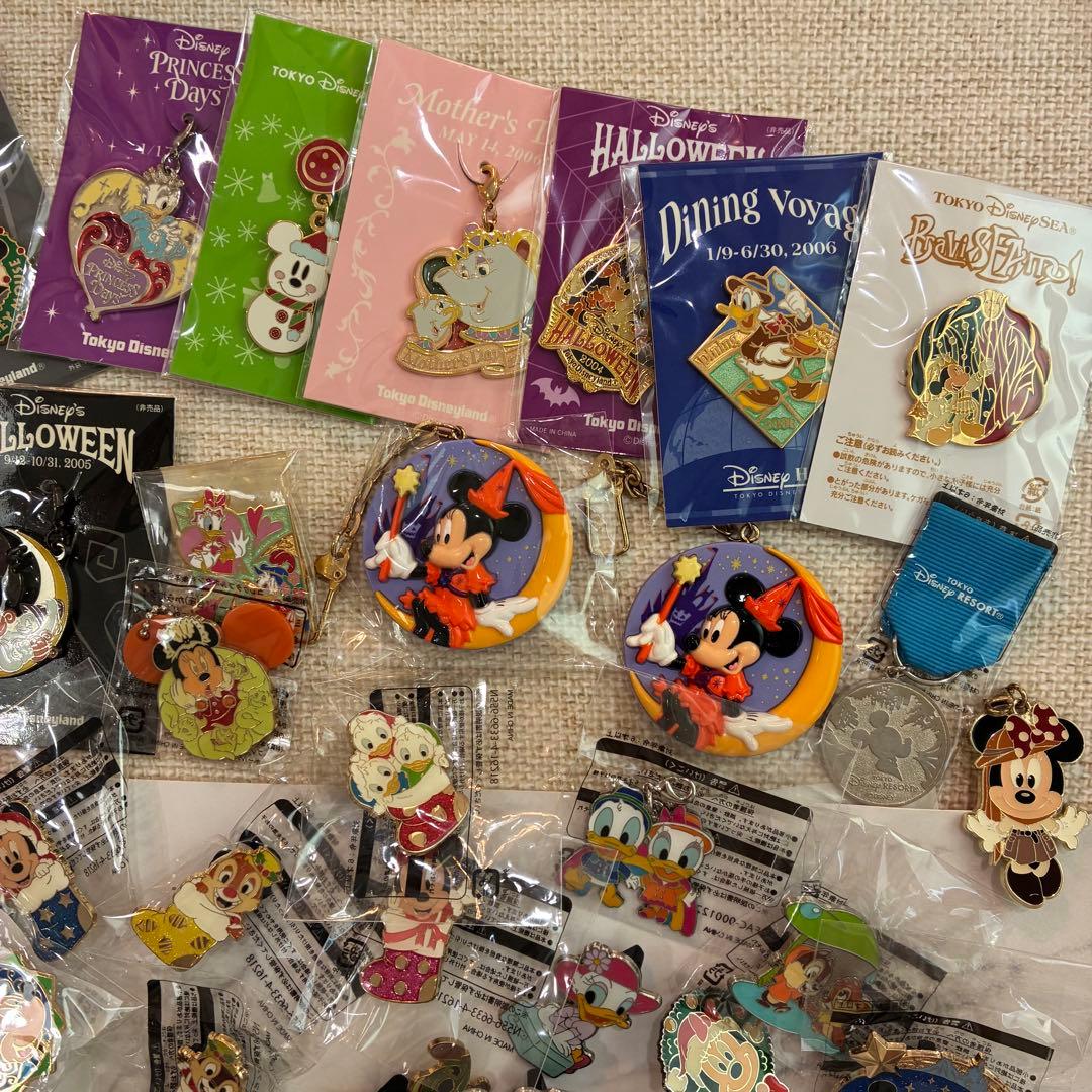 ディズニー ピンバッジ キーホルダー チャーム まとめ売り ディズニーリゾート