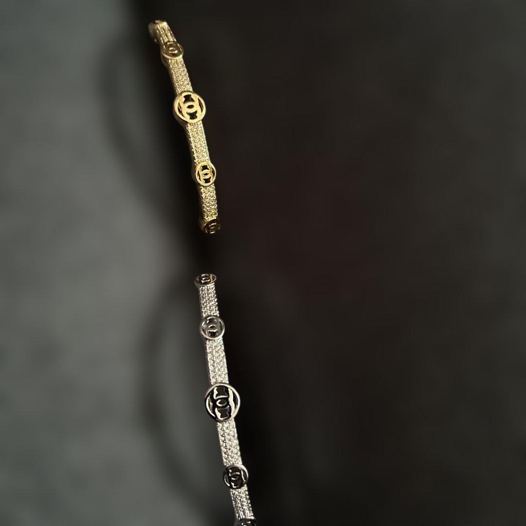 CHANEL☆☆☆バングル2色&ゴールドピアス4セット