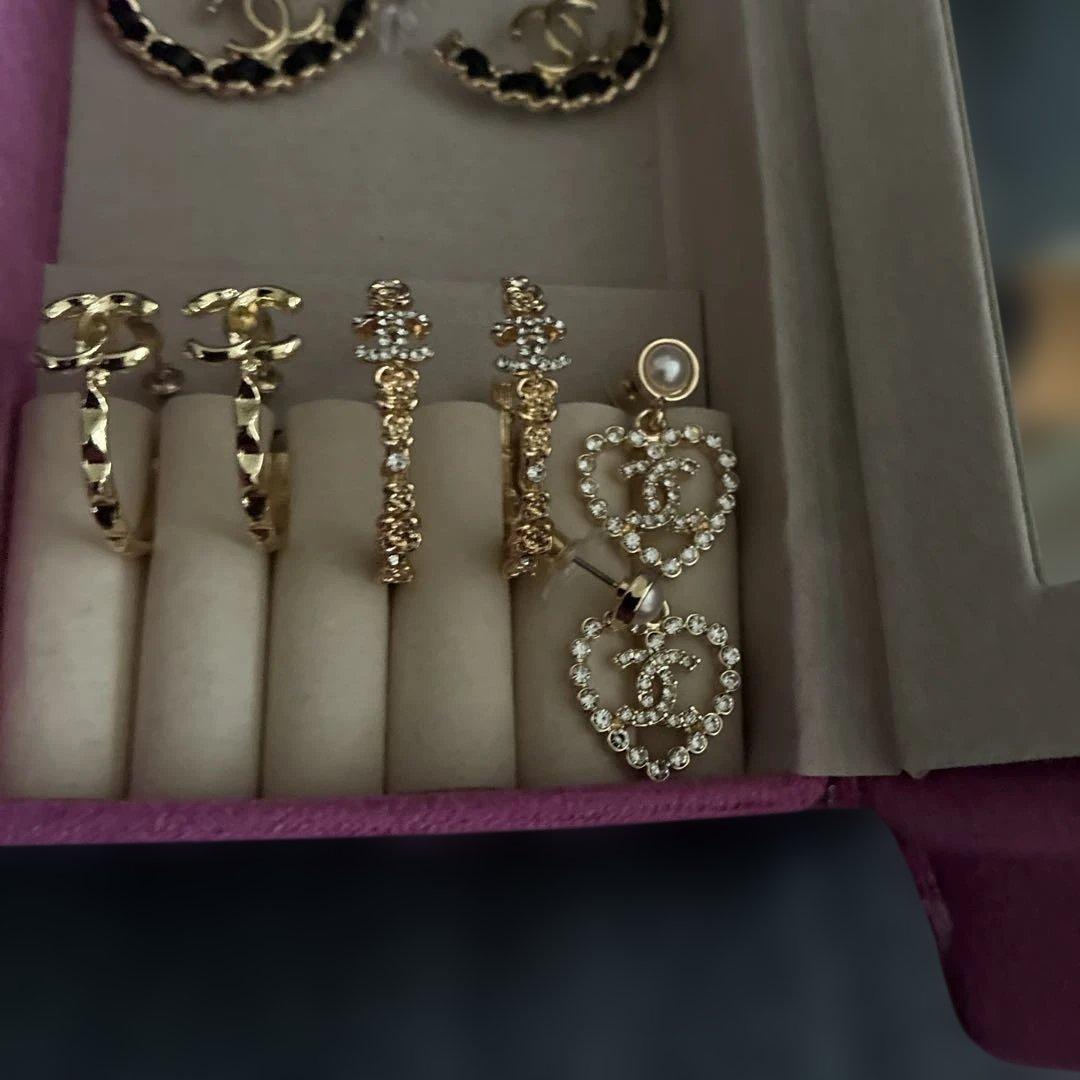 CHANEL☆☆☆バングル2色&ゴールドピアス4セット