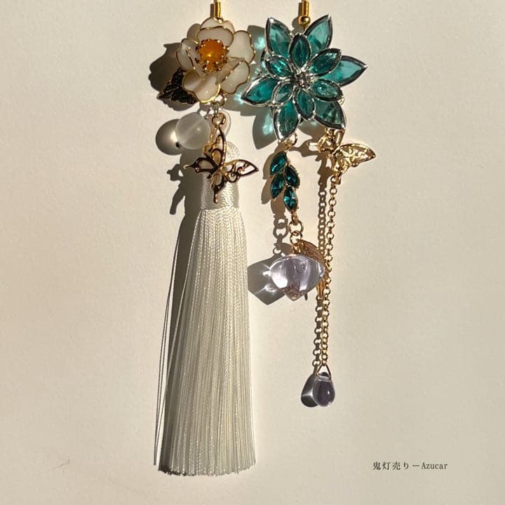 白椿と揺れる鬼灯と蓮の和風ピアス イヤリング　着物や袴　和装小物