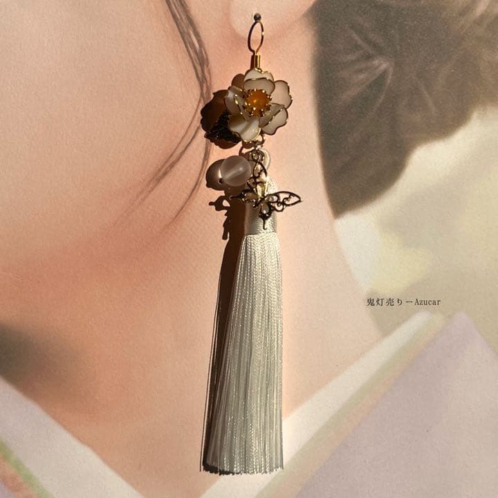 白椿と揺れる鬼灯と蓮の和風ピアス イヤリング　着物や袴　和装小物