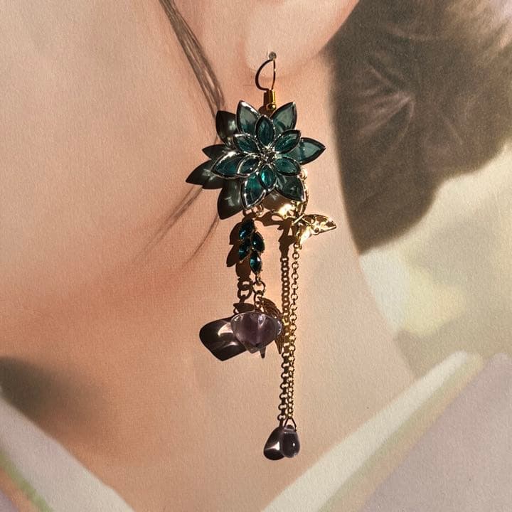 白椿と揺れる鬼灯と蓮の和風ピアス イヤリング　着物や袴　和装小物