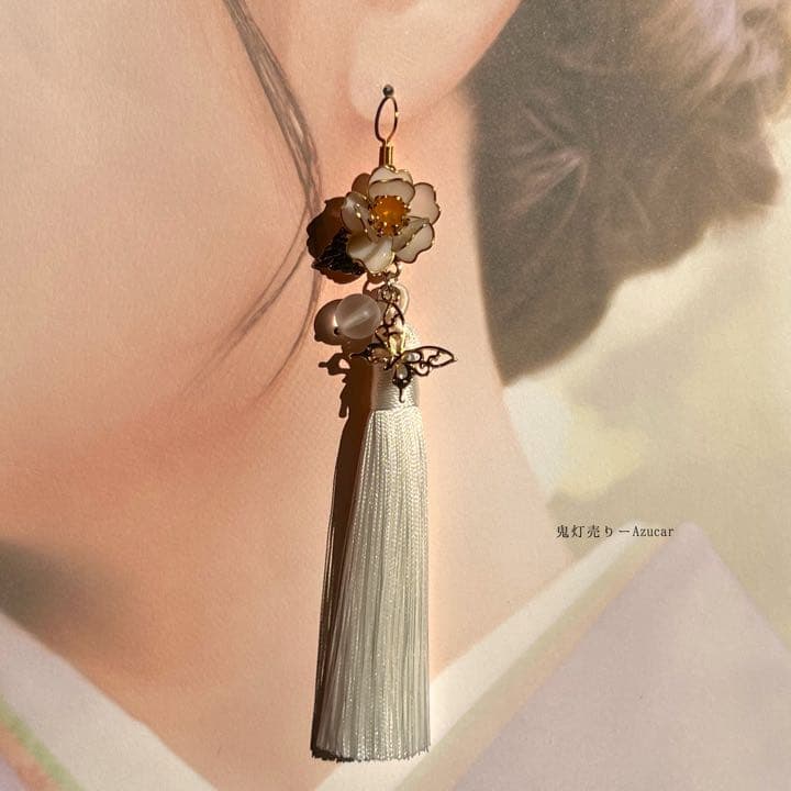 白椿と揺れる鬼灯と蓮の和風ピアス イヤリング　着物や袴　和装小物