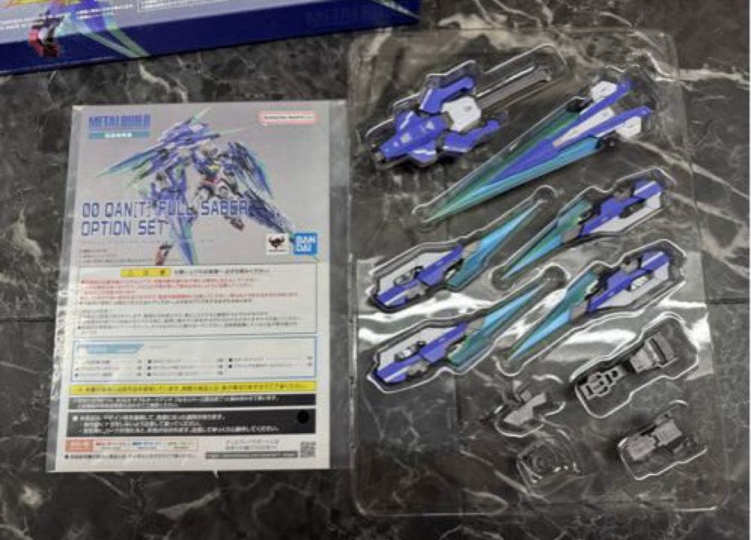 L BUILDダブルオークアンタフルセイバー＋パーツ2セット